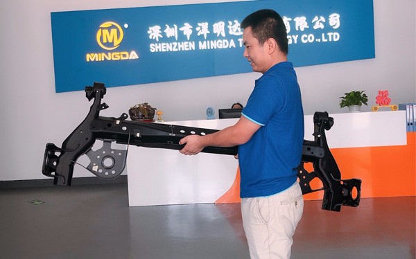 重磅新聞：洋明達(dá)3D打印機(jī)MD-666 1:1打印汽車(chē)保險(xiǎn)杠，無(wú)縫組裝，模擬真實(shí)場(chǎng)景